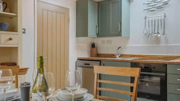 Dishwasher, cookware/dishes/utensils