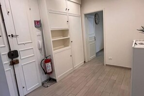 Interni
