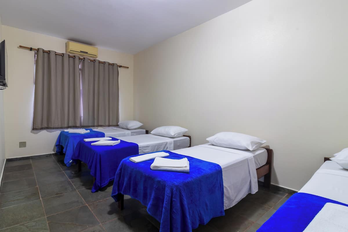 Traditional Quadruple Room | Bar mini, cadar katil