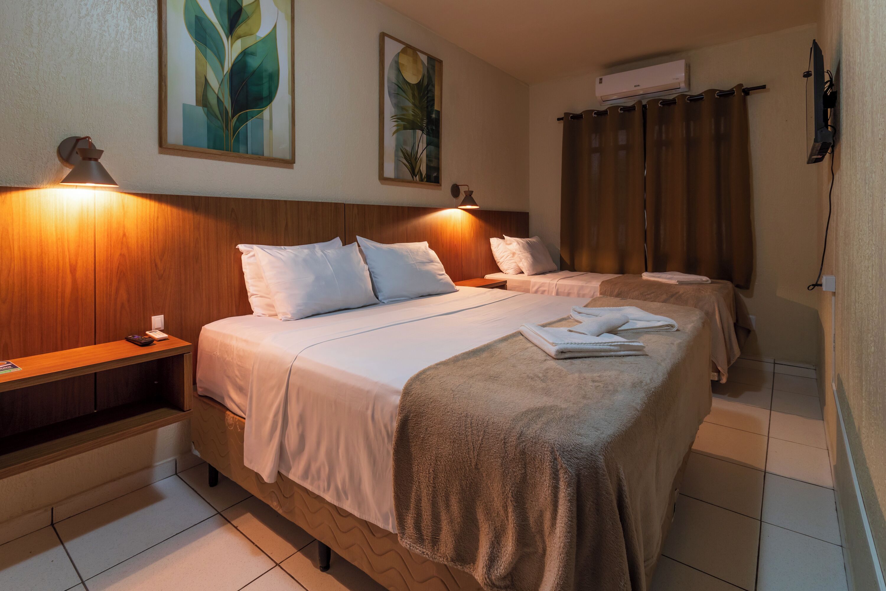 Standard Triple Room | Minibar, bed sheets