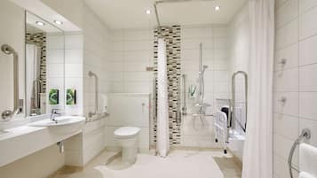 Standard Double Room, Roll-in Shower | Bathroom