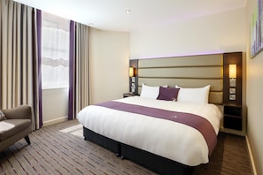 Standard Double Room, Roll-in Shower | Bed sheets - Premier Inn Dublin Airport (Swords)