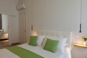 Camera 104 | 1 bedroom, desk, free WiFi - Blanco Group (Trani)