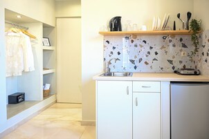 Mini-fridge, cookware/dishes/utensils