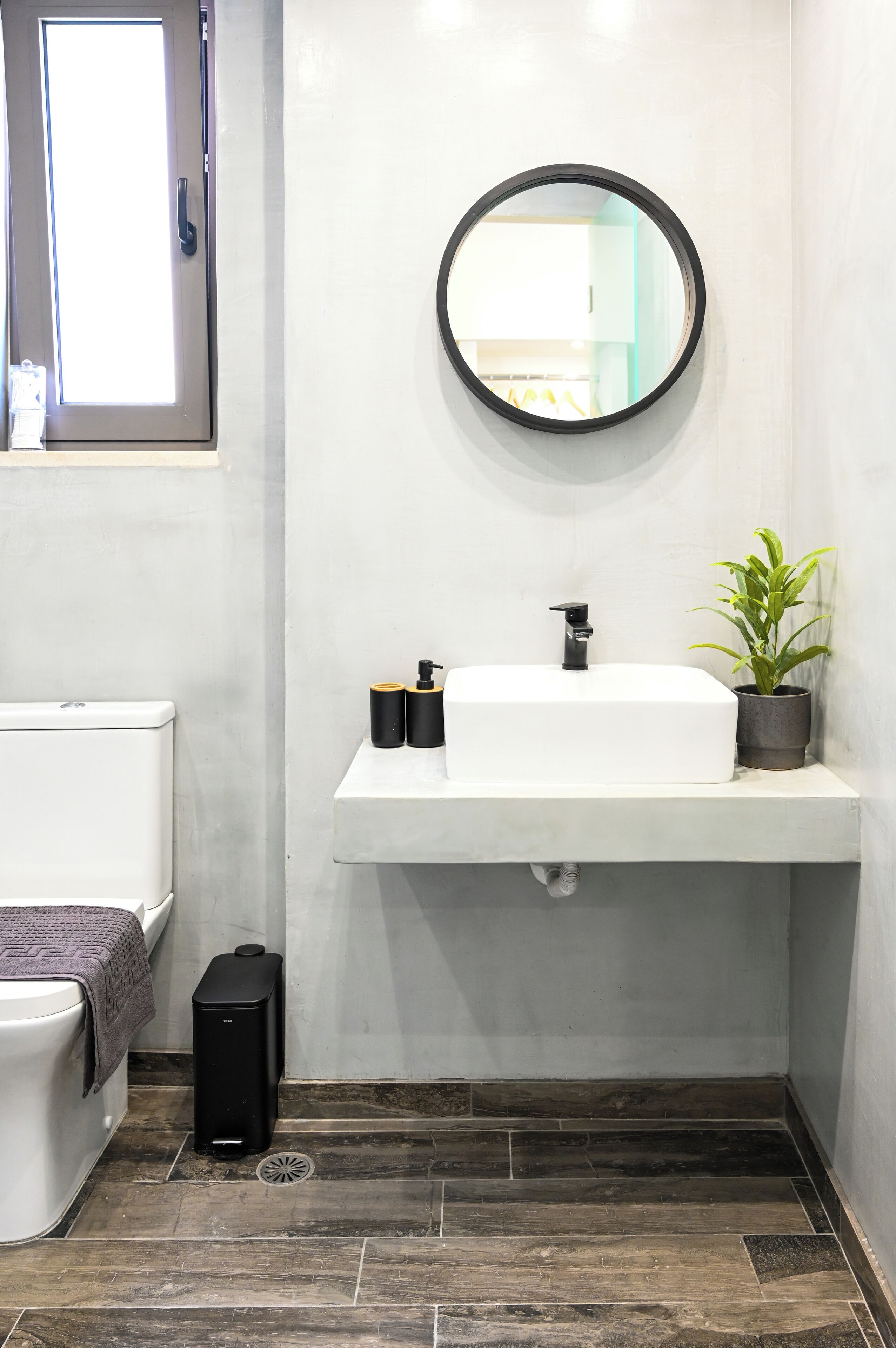 Doccia, asciugacapelli, asciugamani, sapone