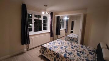 3 bedrooms, free WiFi, bed sheets