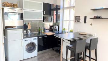 Comfort Studio, Courtyard View | Private kitchen