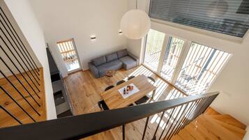 Comfort appartement, balkon | Woonruimte | Flatscreentelevisie