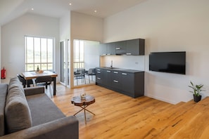 Comfort-Apartment, Blick auf den Innenhof | Eigene Küche