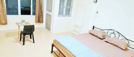 2 Schlafzimmer, Schreibtisch, WLAN
