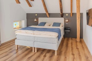 1 habitación, tabla de planchar con plancha, wifi gratis y ropa de cama