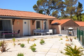 Outdoor dining - Waterfront home (AGAY)