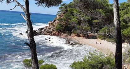 Grand studio climatisé (4 couchages) bord de mer avec plage, piscines, tennis...