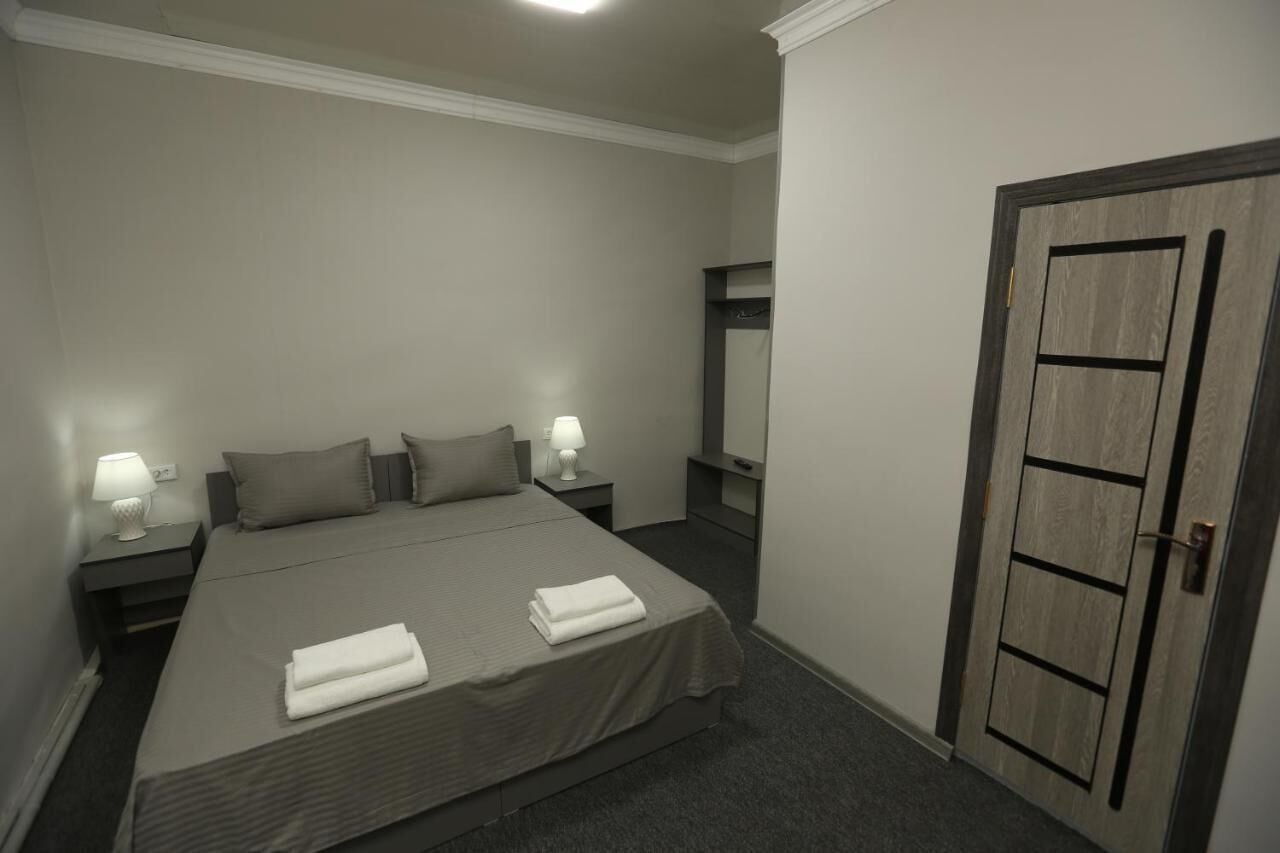 Standard Double Room | Desk, laptop workspace, soundproofing, free WiFi