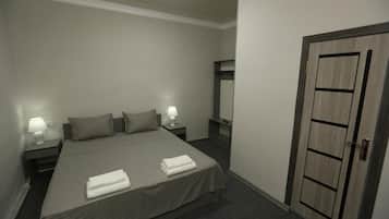 Standard Double Room | Desk, laptop workspace, soundproofing, free WiFi