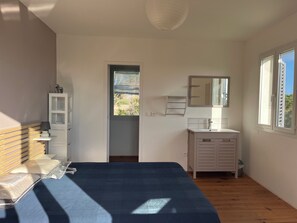 4 多间卧室、办公桌、熨斗/熨衣板、WiFi