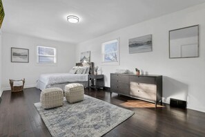 4 Schlafzimmer, Schreibtisch, WLAN, Bettwäsche