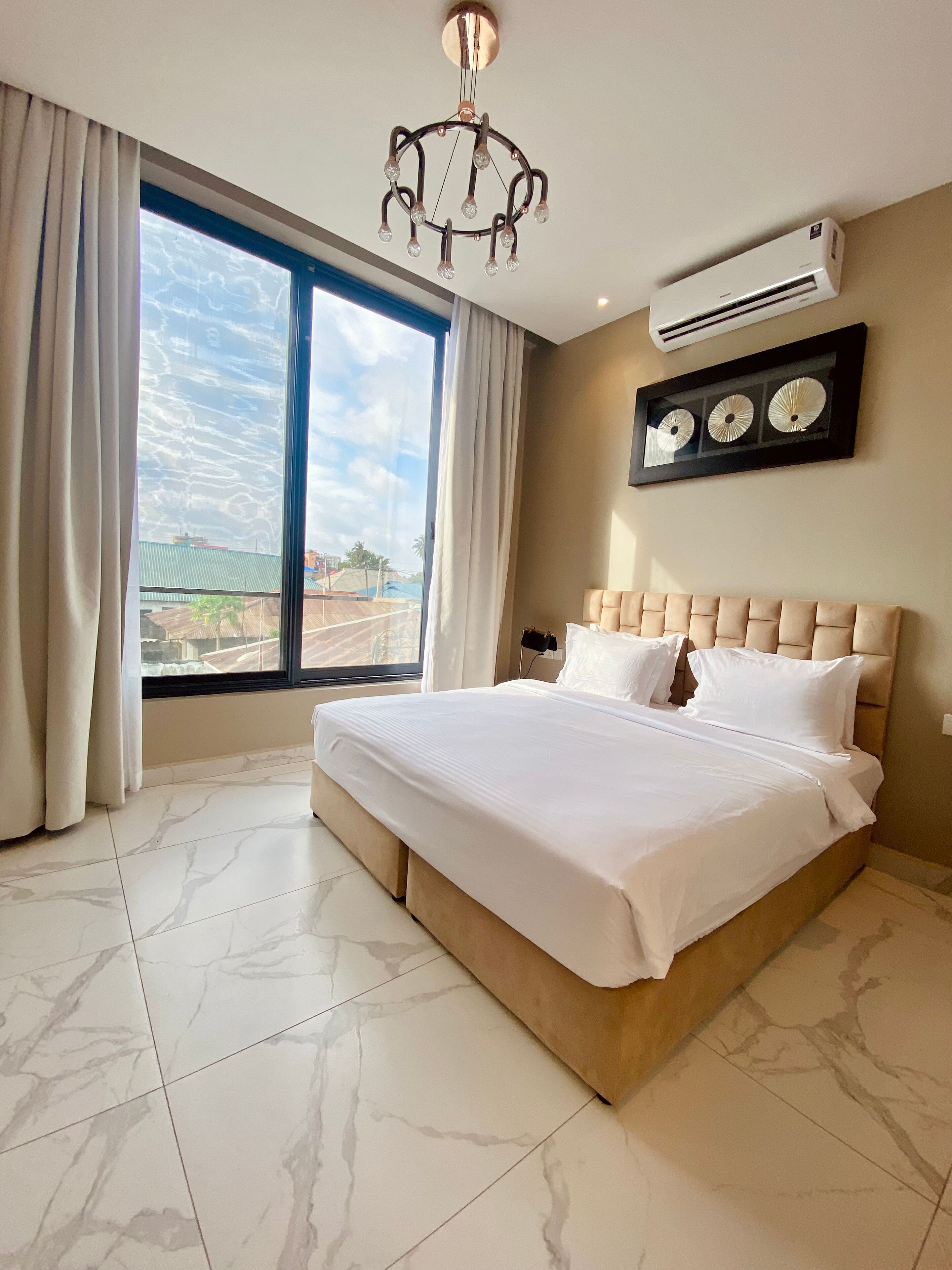 Smart TV 65 pulgadas con canales de televisión digitales