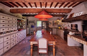 Private kitchen - Peaceful Villa in the Umbrian Hills of Italy (Montone)