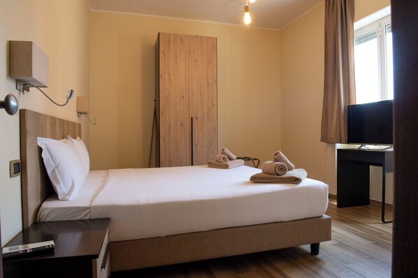 标准双人房 | 免费 WiFi