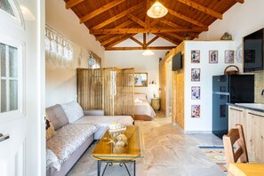 TV, offices - Petalidi Sunny Home Two (Petalidi)