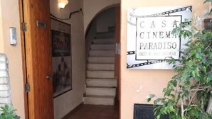 Exterior detail - Casa cinema paradiso (Cefalù)