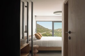 7 chambres, coffres-forts dans les chambres, bureau