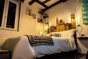 Estudi Comfort, vistes a la ciutat | Roba de llit hipoal·lergògena i decoració individual 