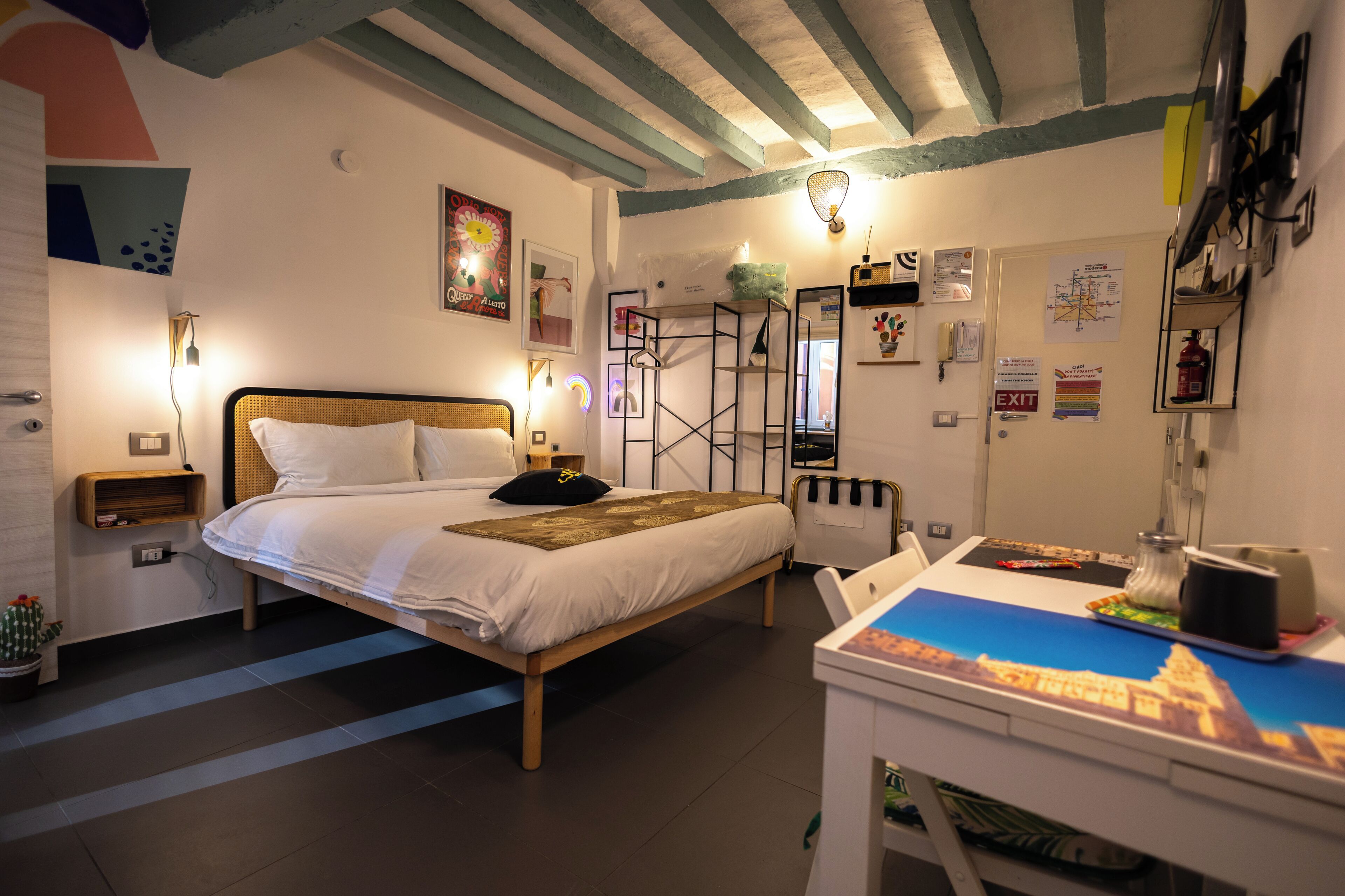 Classic Studio | Blackout curtains, iron/ironing board, free WiFi