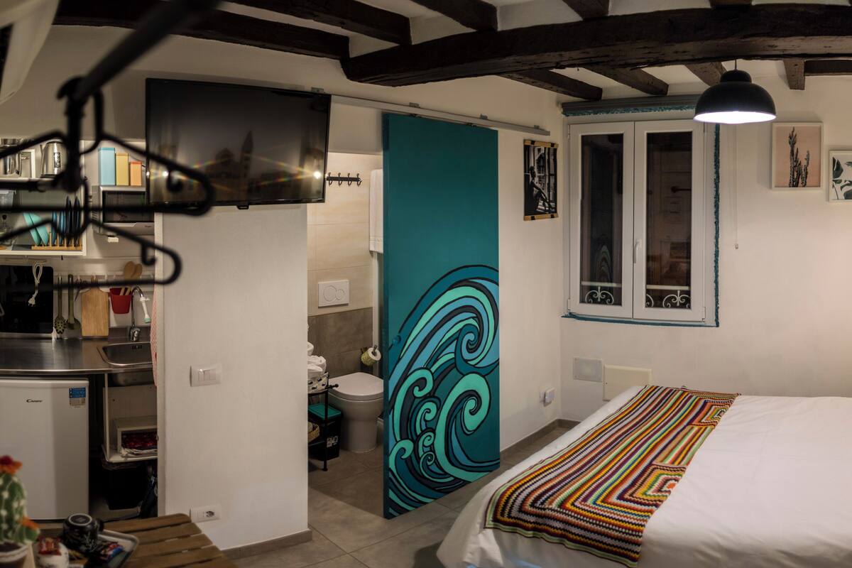 Comfort Studio, City View | Blackout drapes, iron/ironing board, free WiFi