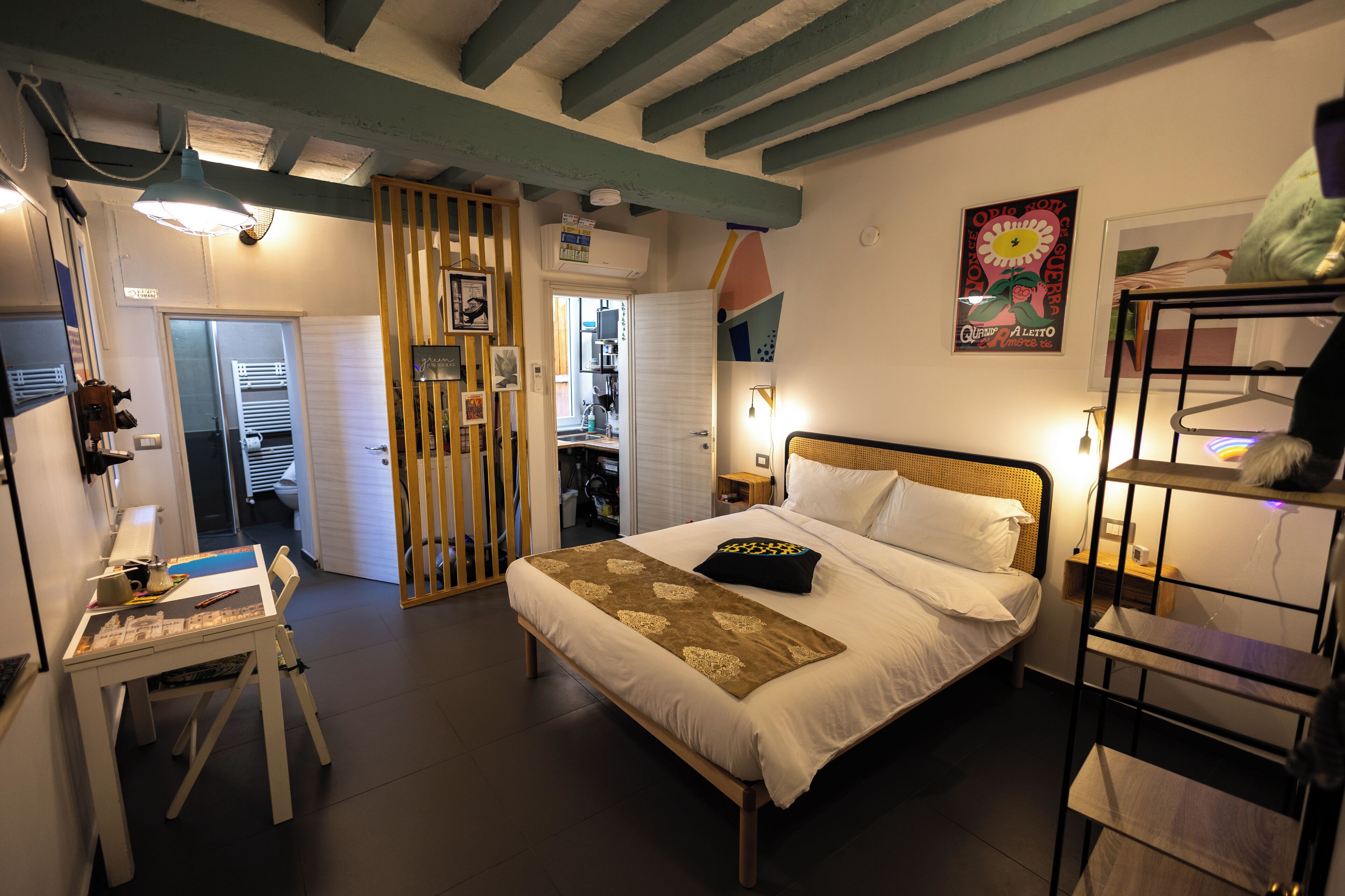 Classic Studio | Blackout drapes, iron/ironing board, free WiFi