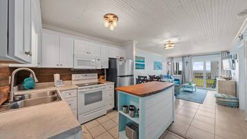 Condo, varias camas (GS Plantation East 3208) | Cocina privada