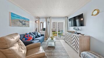 Condo, Multiple Beds (GS Plantation East 3208) | Living area