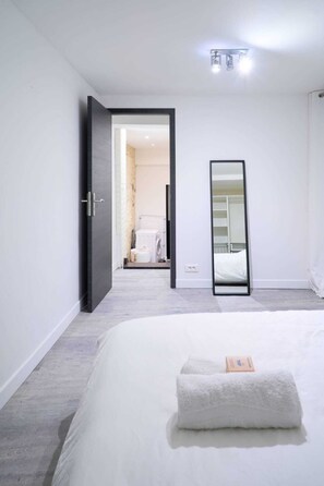 2 chambres, fer et planche à repasser, lit parapluie, Wi-Fi