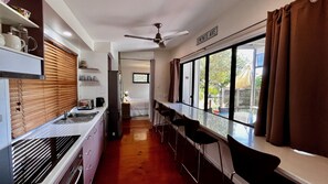 Køleskab, mikrobølgeovn, ovn, opvaskemaskine