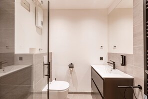 Apartment | Bathroom