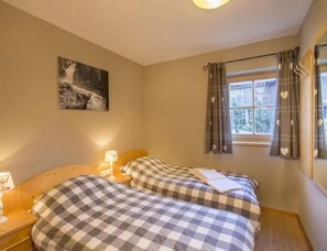 House - Family Ski Chalet With Views (Wald im Pinzgau)