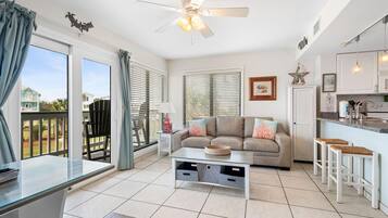 Condo, Multiple Beds (Plantation 1244 - Pearl on the Gulf) | Living area