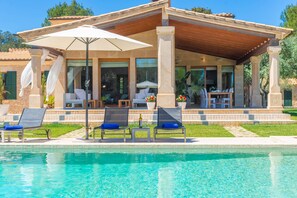 Villa | Exterior