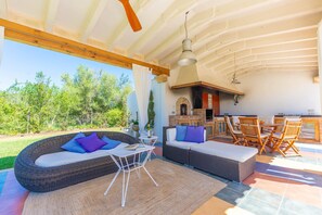 Villa | Outdoor dining