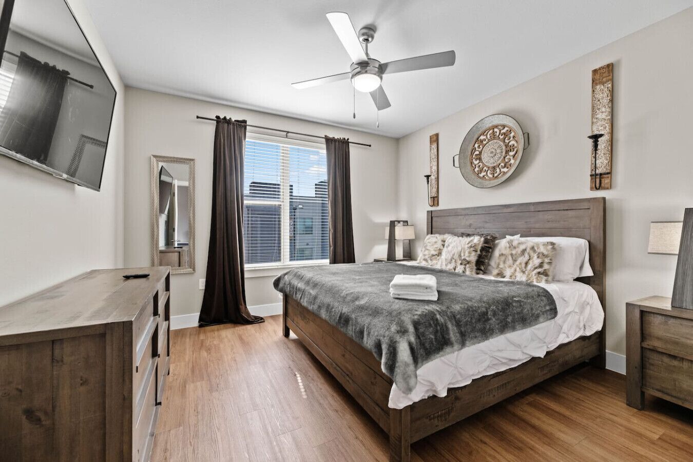 1 bedroom, desk, iron/ironing board, WiFi