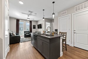 Interior - Cozy King Bed | Pool+Gym+Free Parking+Stockyards (Fort Worth)