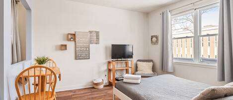 1 bedroom, WiFi, bed sheets