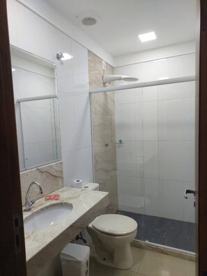 Dutxa, tovalloles, sabó i paper higiènic 