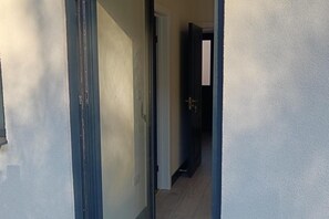 Apartment | Exterior detail - High Wycombe - 1bed Apartment - Sleeps 3 - Parking (High Wycombe)