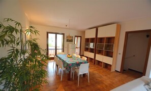 Villa, 3 camere da letto, balcone, vista giardino | Sala da pranzo