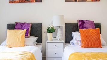 4 bedrooms, iron/ironing board, free WiFi, bed sheets