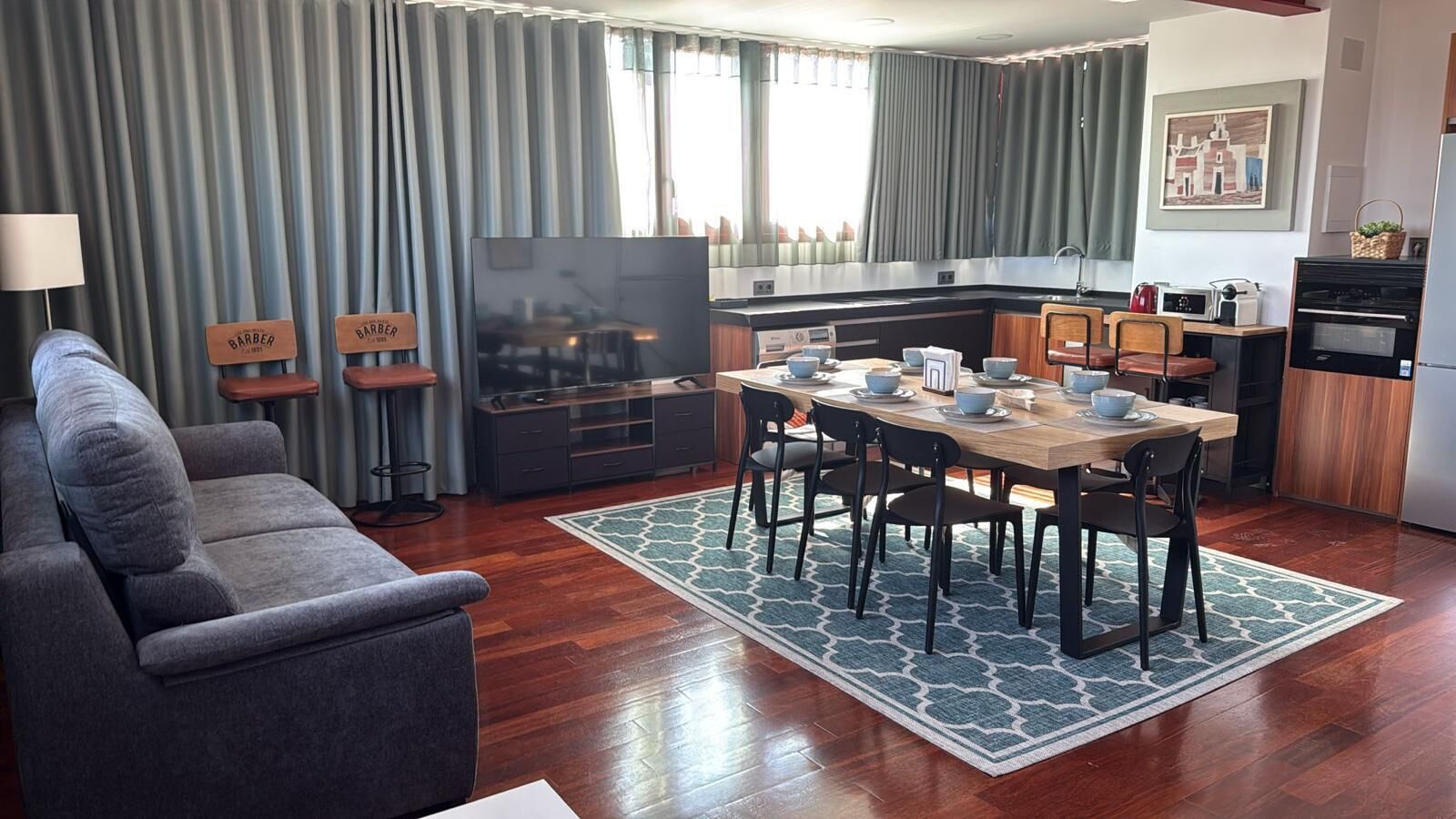 Deluxe Duplex, 2 Bedrooms, Terrace, City View | Living area