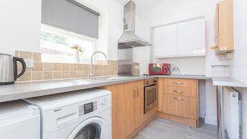 Luxury Apartment, Kitchen, Garden View | Private kitchen