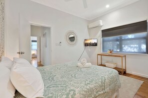 5 quartos, ferros/tábuas de passar roupa, Wi-Fi, roupa de cama